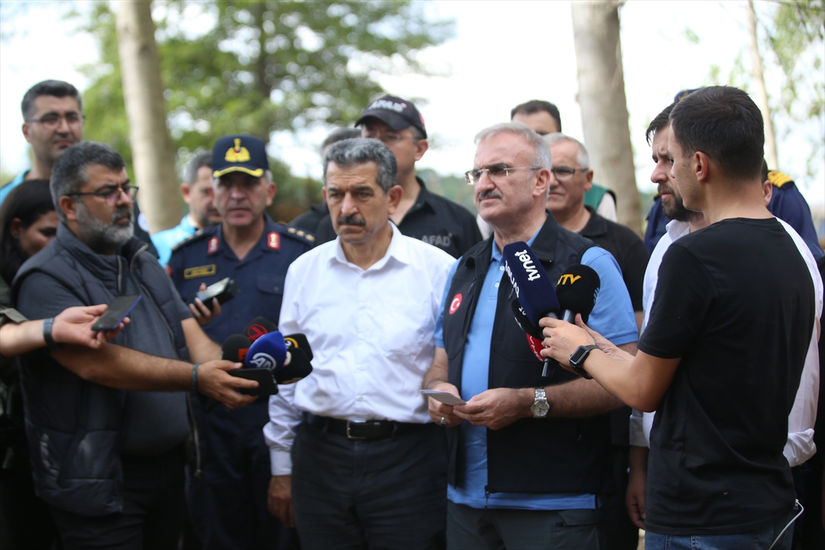 AA-20230906-32085603-32085600-ICISLERI_BAKAN_YARDIMCISI_KARALOGLU_KIRKLARELINDEKI_SEL_BOLGESINDE_INCELEMEDE_BULUNDU