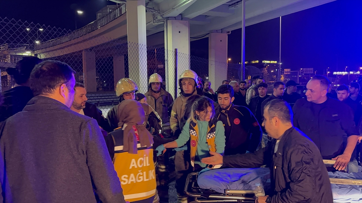 AA-20231014-32398908-32398904-E5_KARAYOLUNDA_MEYDANA_GELEN_TRAFIK_KAZASINDA_1_KISI_OLDU_3_KISI_AGIR_YARALANDI