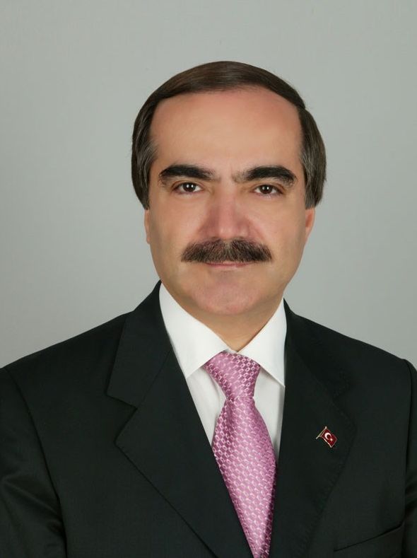 Avni Coş