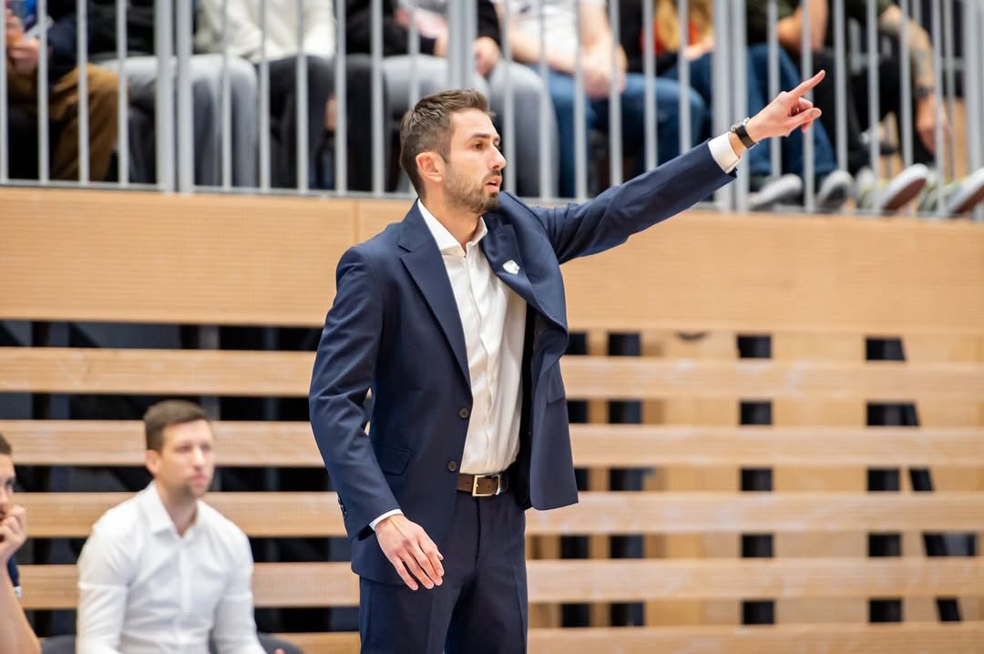 As Of Today, I Have Left From My Position As Head Coach Of The Art Giants Düsseldorf. Despite The Fact That Only Two Months Have Passed Since The Start Of The Season, We Have Experienced Three Injuries In The Guard