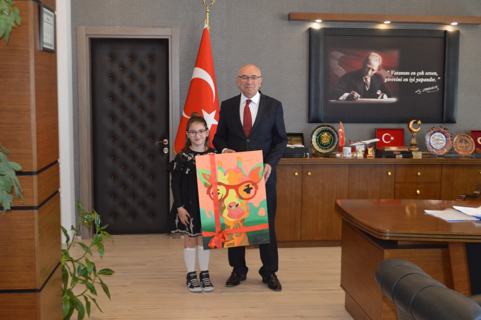 Başarılı Öğrencilerden Kaymakam Ve Milli Eğitim Müdürü Ziyaretleri (2)
