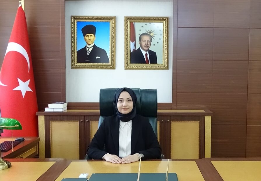 Cumhurbaşkanı Kararnamesi Ile Pınarhisar Kaymakamı Olarak Atanan Sayın Enver Özderin’i Tebrik Ediyor, Ilçemize Hoş Geldiniz Diyorum. Sayın Kaymakamımızla Birlikte Pınarhisar’ımızda Birlik Ve Uyum Içinde, Halkımızın