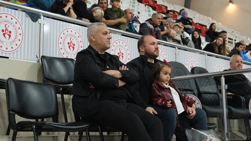 Kurumlararası Voleybol Turnuvası Kapsamında Bu Akşam, Kırklareli Belediyesi Olarak Gençlik Ve Spor İl Müdürlüğü Ile Karşı Karşıya Geldik. Sporun Birleştirici Gücünü Bir Kez Daha Hep Birlikte Yaşadık. Sahada T (7)