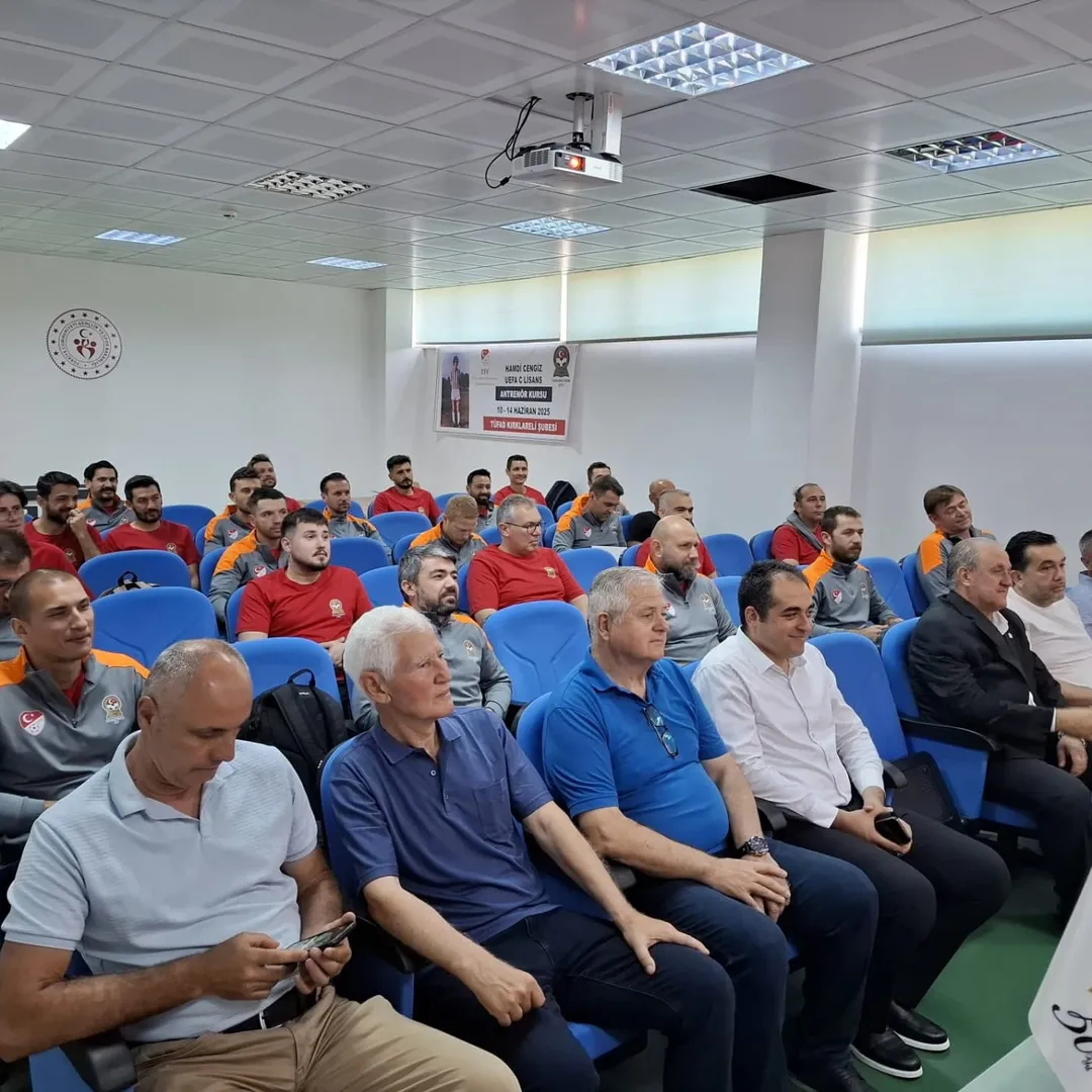 Tff Tüfad 10 14 Hazi̇ran 2025 Hamdi̇ Cengi̇z Uefa C Li̇sans Antrenör Eği̇ti̇m Programi 1. Etabi Bugün Başladi.açılışımıza Katılan Gençlik Ve Spor İl Müdürü Emrah Yüksel Babuşcu , Askf Başkanı Hasan Başdemi̇r , Şu (11)
