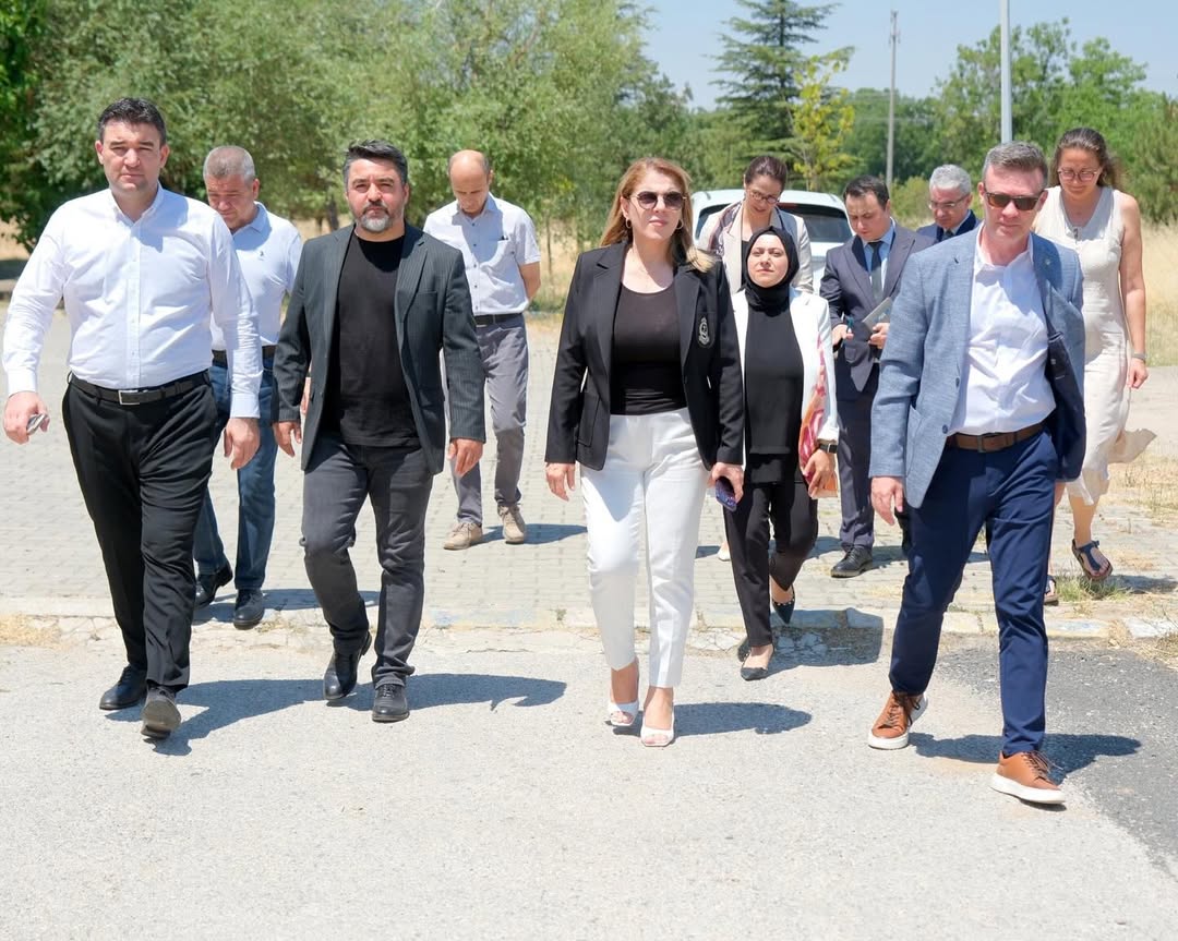 Rektörümüz Prof. Dr. Rengin Ak, Teknik Bilimler Meslek Yüksekokulu’nda İncelemelerde Bulundurekt (3)