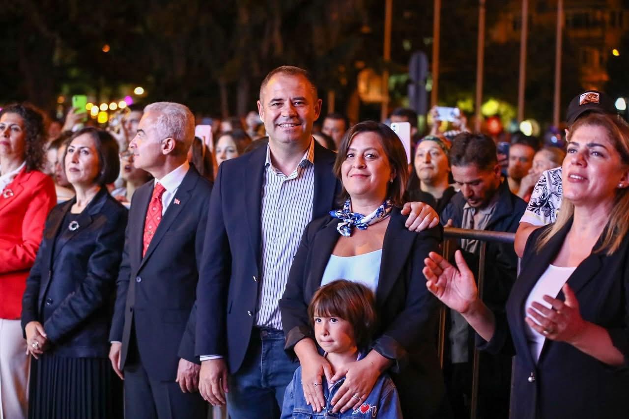 Ad0Fde13 B24F 48Fb A317 1C04323D66A5