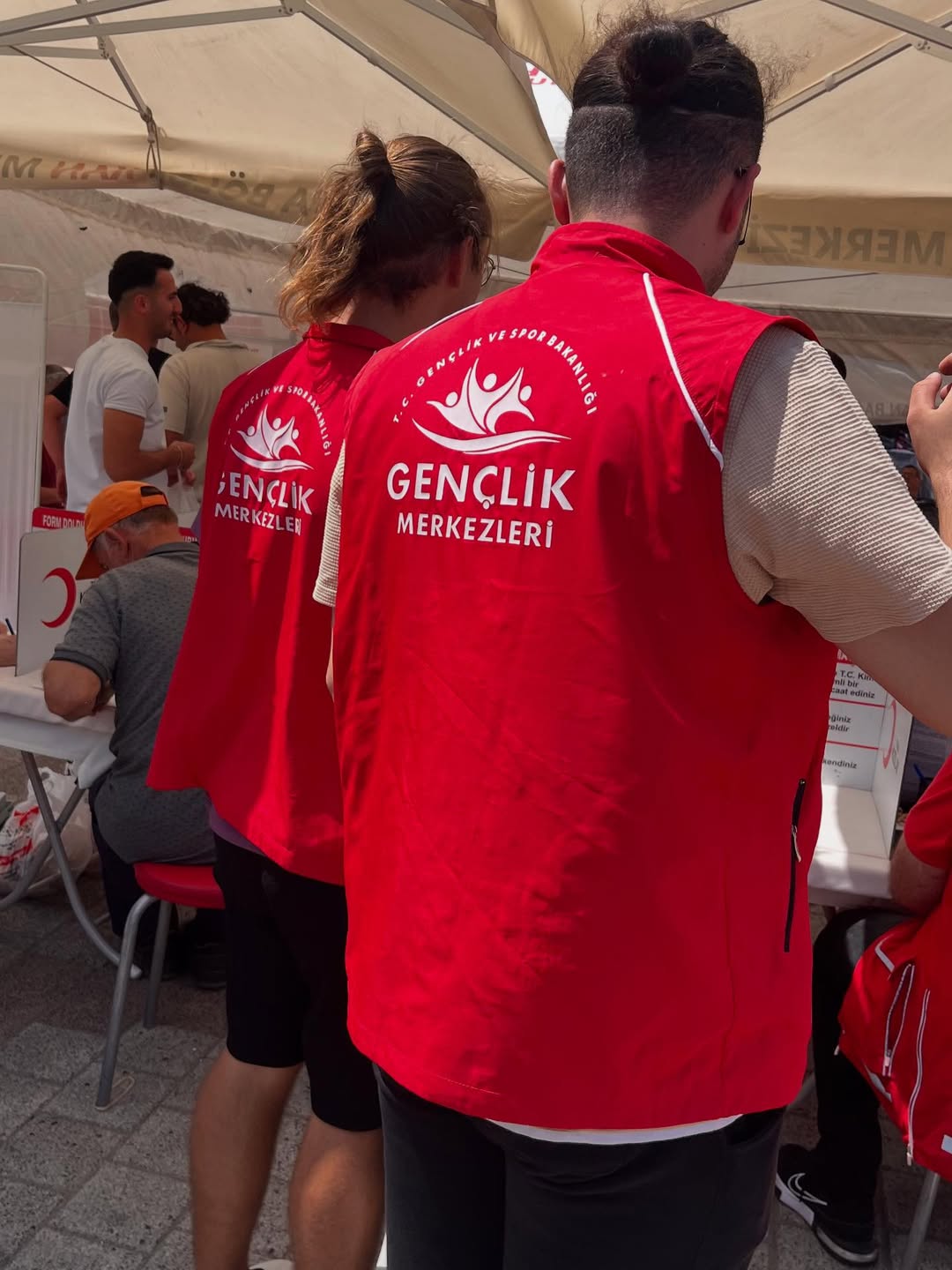 💉 Bir Damla Kan, Üç Can! ❤️Bugün Gönüllü Gençlerimizle Birlikte Babaeski Kızılay Kan Merkezi’nd