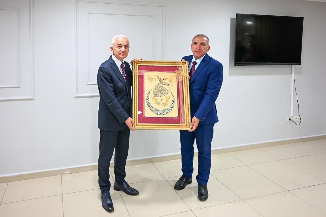 Valimiz Sayın Uğur Turan, Kıymetli Eşi Nihal Turan Hanımefendi Ile Birlikte, Ilimizde Görev Yapm (2)