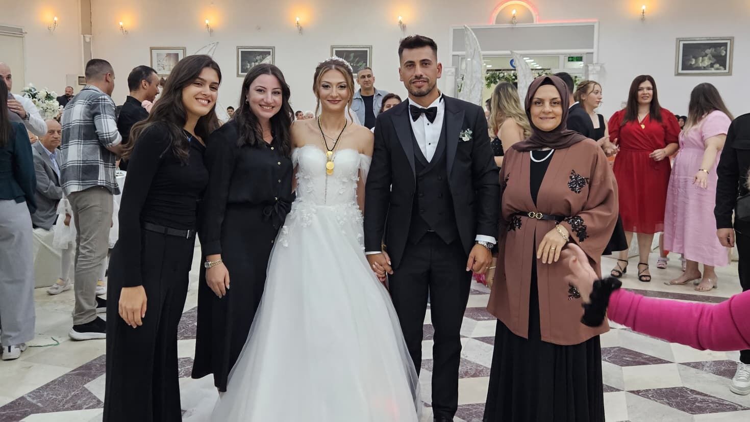 8E52Ab3A 5963 4610 8318 1B6Edc610691