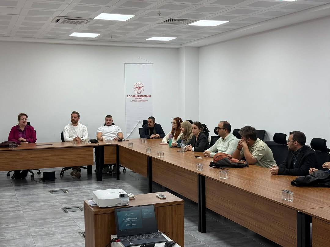 İl Sağlık Müdürlüğü Yerleşkesi Dr. Safiye Ali Eğitim Salonu’nda, Sigara Bırakma Polikliniklerind