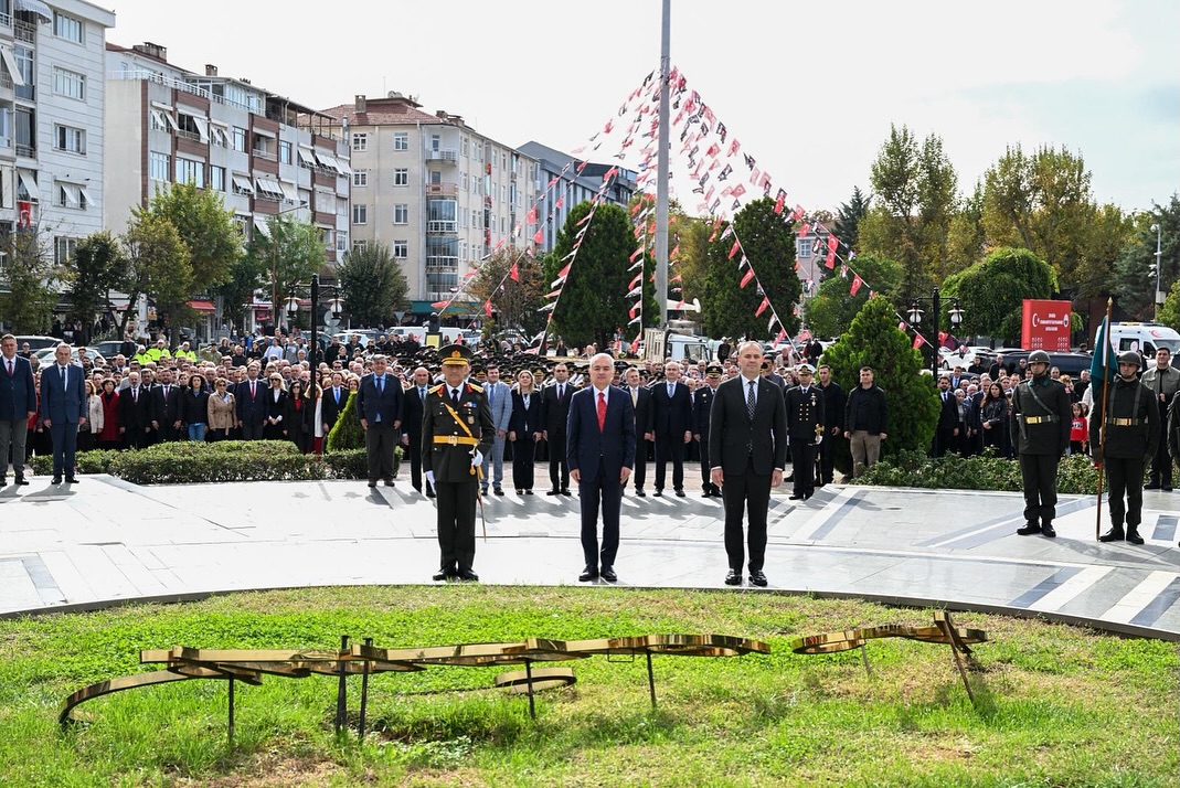 571635307 18178500835357661 8282625448923387652 N