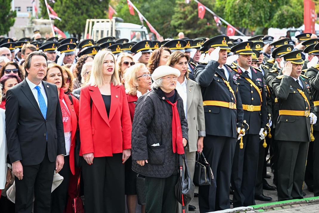 572896114 18178500853357661 3121998961118398624 N