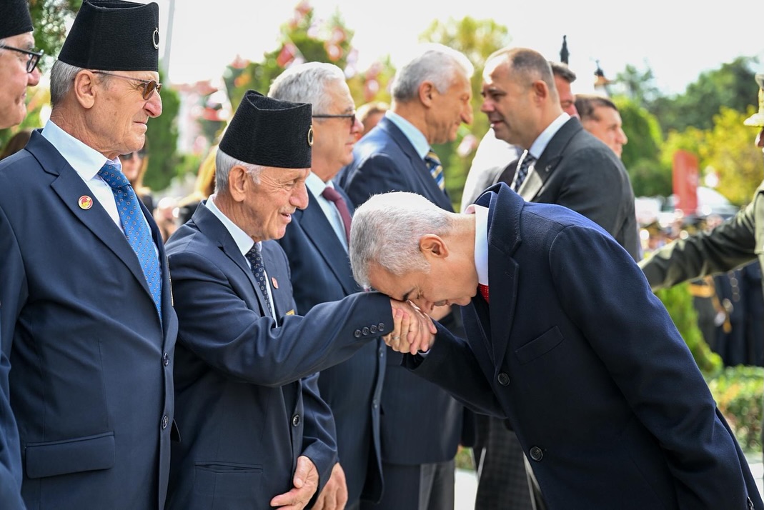 573915265 18178500826357661 2614755001022978568 N