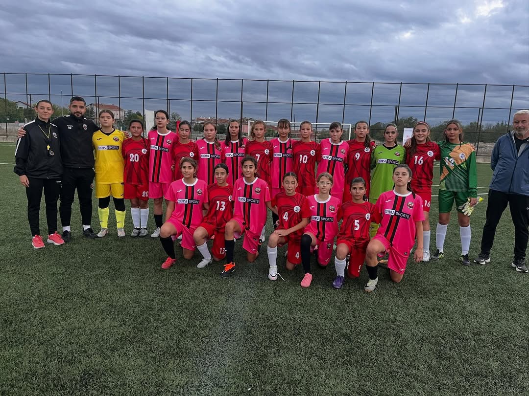 Cumhuriyetimizin 102. Yılı Etkinlikleri Kapsamında, Pehlivanköy Kız Futbol Takımımız Ile Lülebur