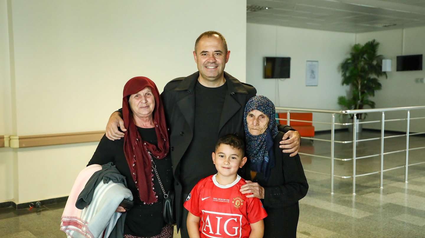 572927795 18536728324020172 5544998394806032976 N