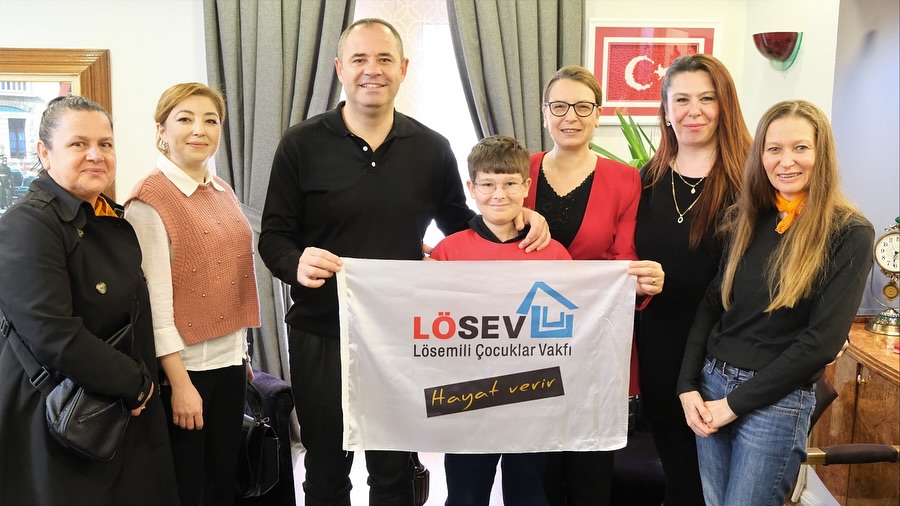 573697460 18537426196020172 2184388525338829760 N