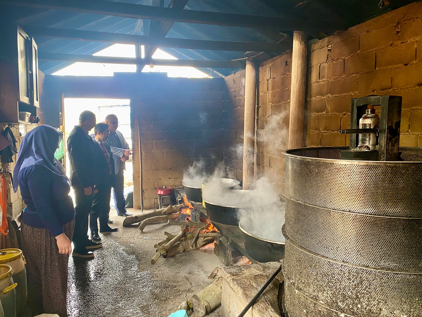 574488097 18028229021726746 8945823162588001717 N