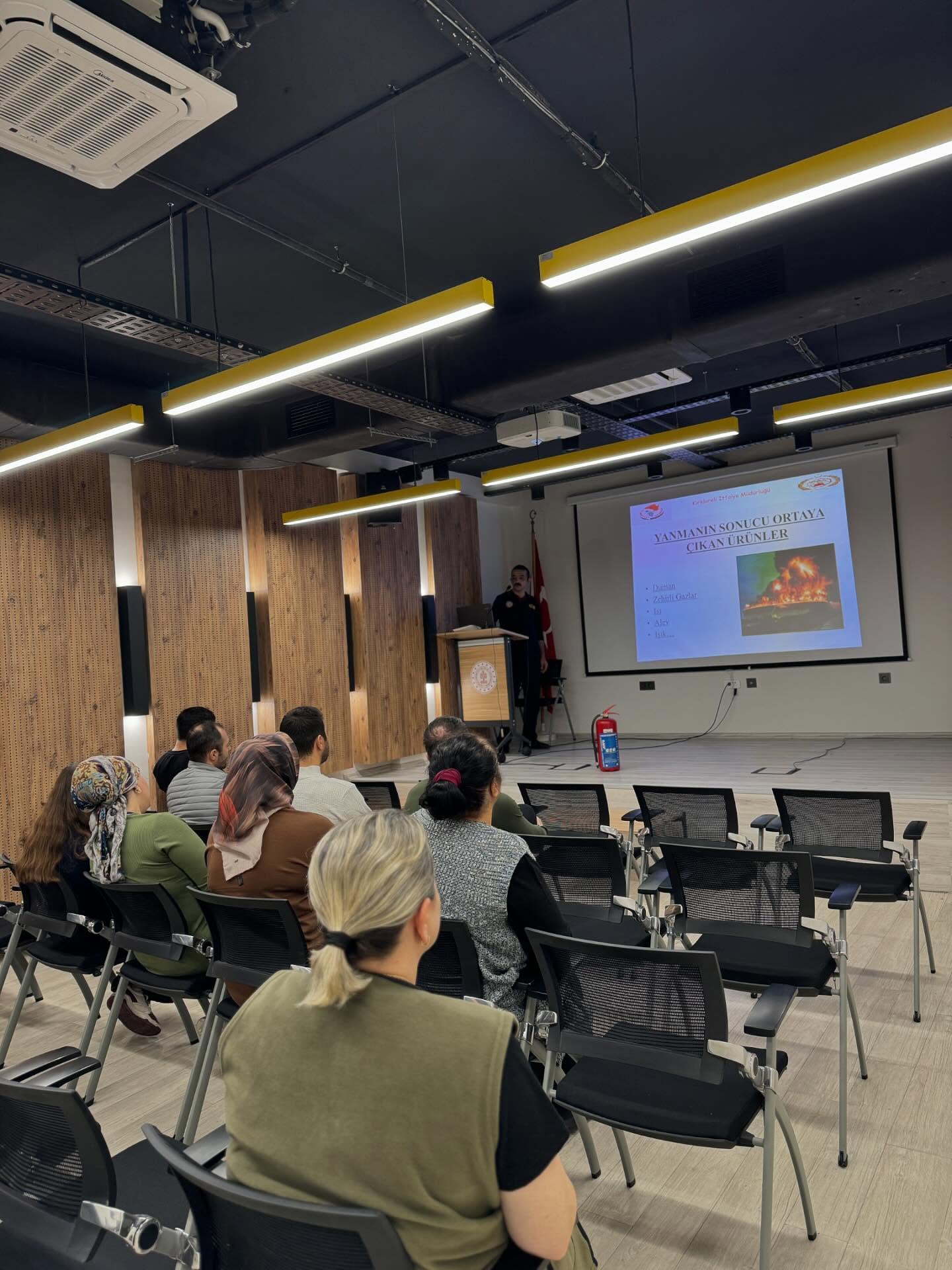 575728625 18346570162205888 6812907369873825276 N