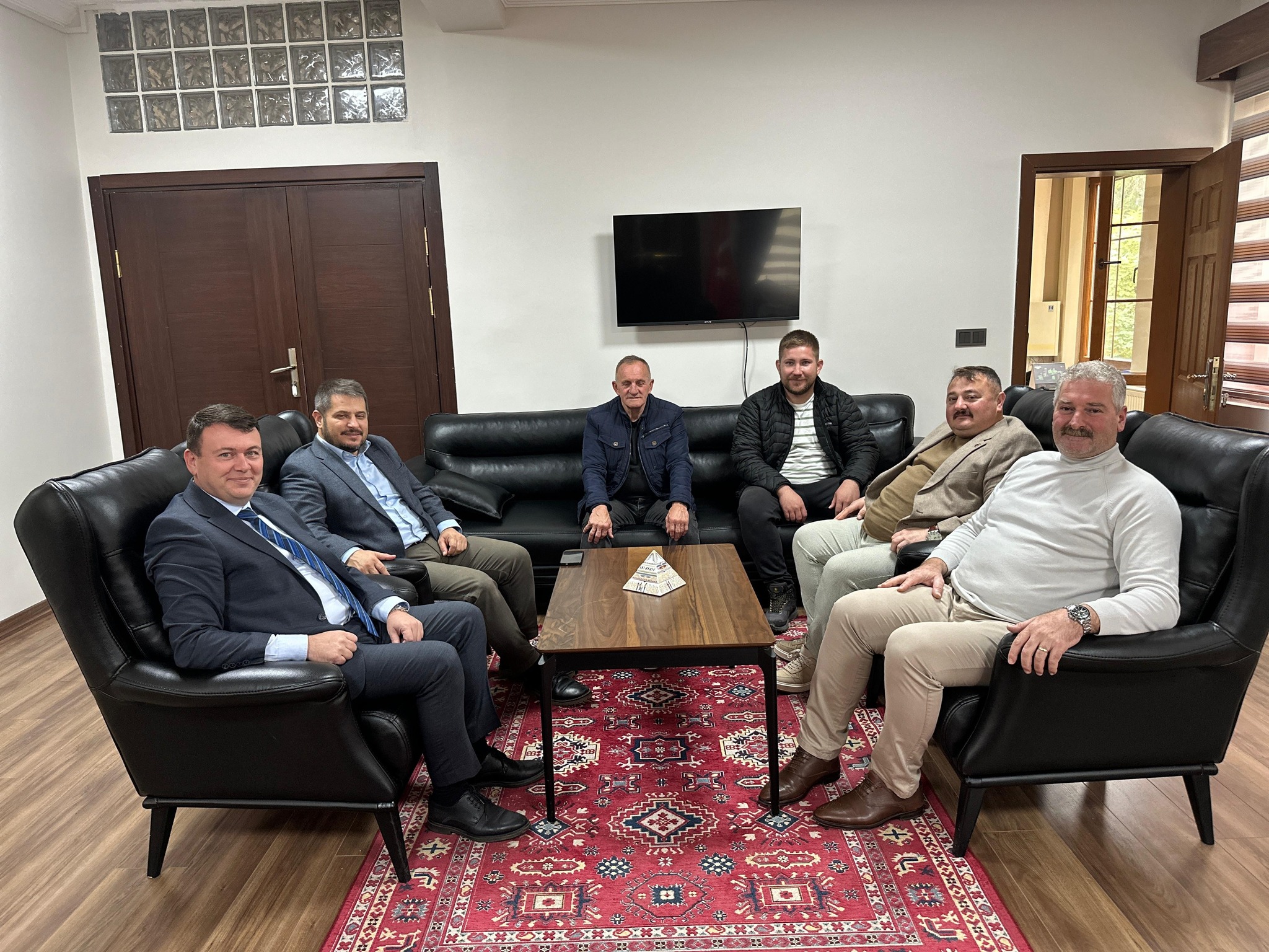 577765399 4010139912569985 6863796512286881946 N