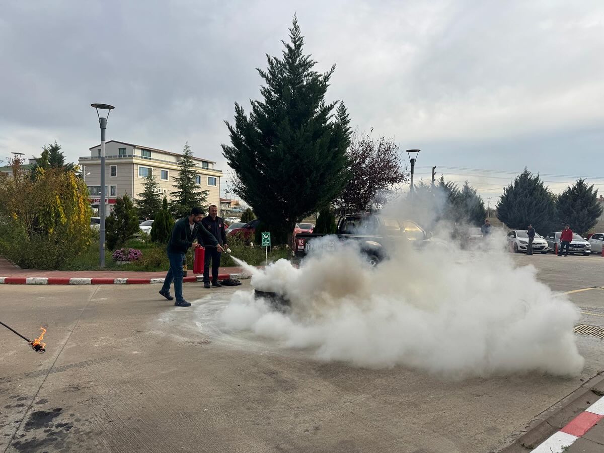 584518659 18089934326510207 370081996646785441 N