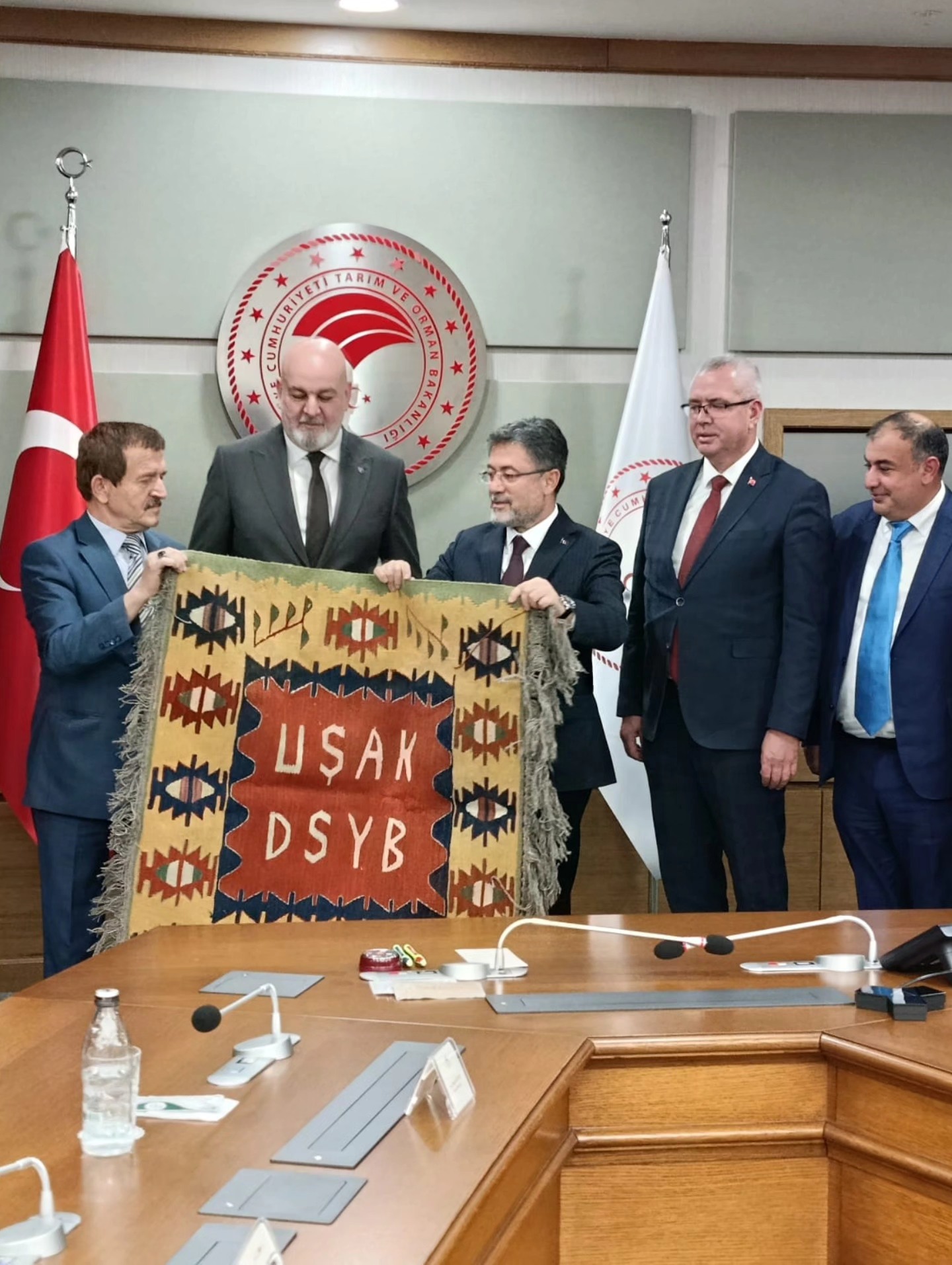 585637829 3263487907125315 3116536246673106185 N