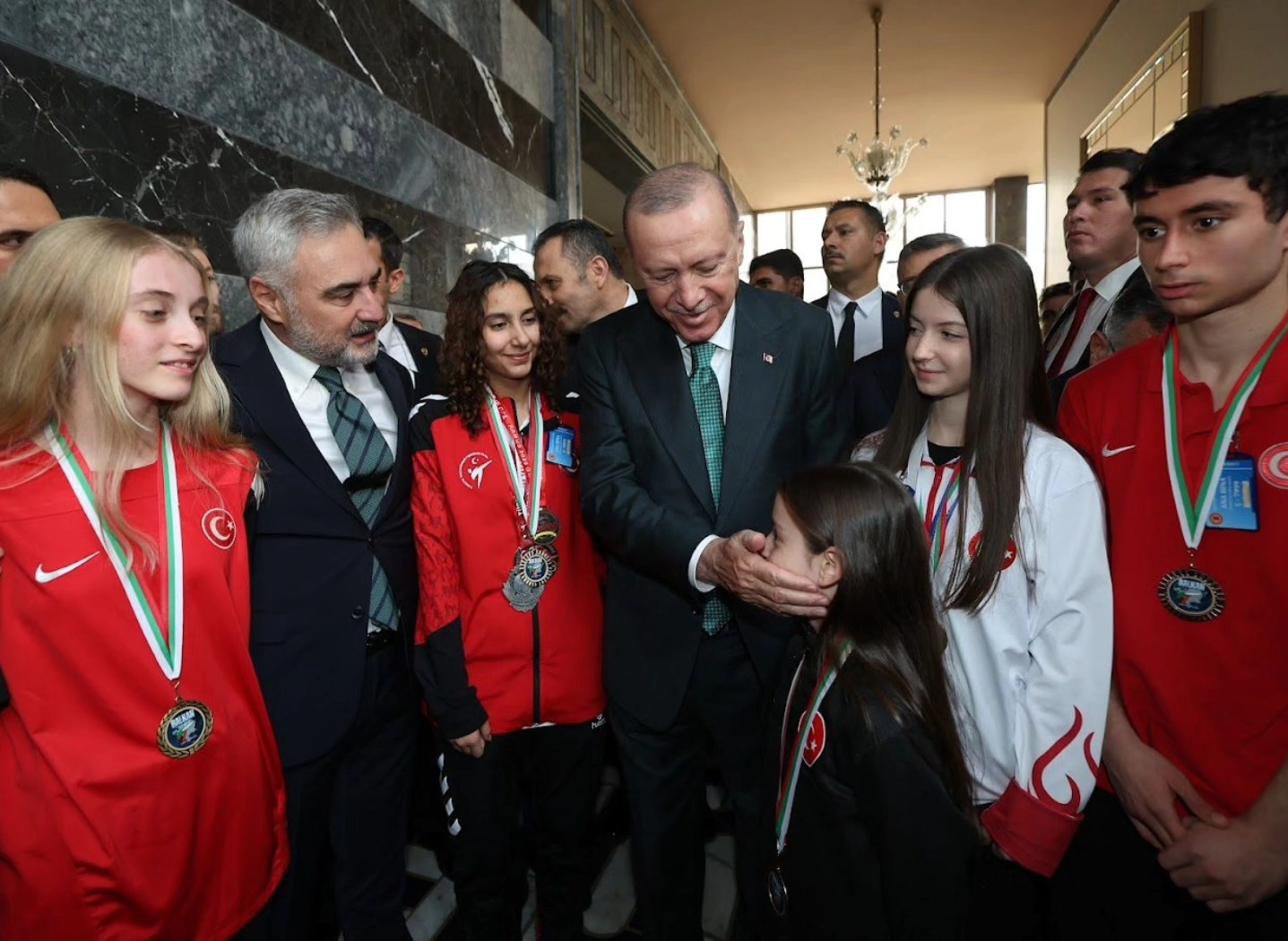 586756497 779292331806533 2598873645011678658 N