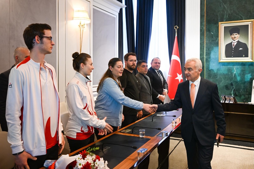 587777878 18181971931357661 6994764617390733285 N