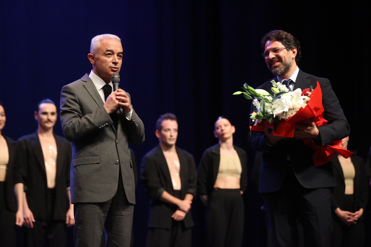 A A 20251105 39627653 39627652 K I R K L A R E L I N D E R E Z O N A N S M O D E R N D A N S G O S T E R I S I S A H N E L E N D I