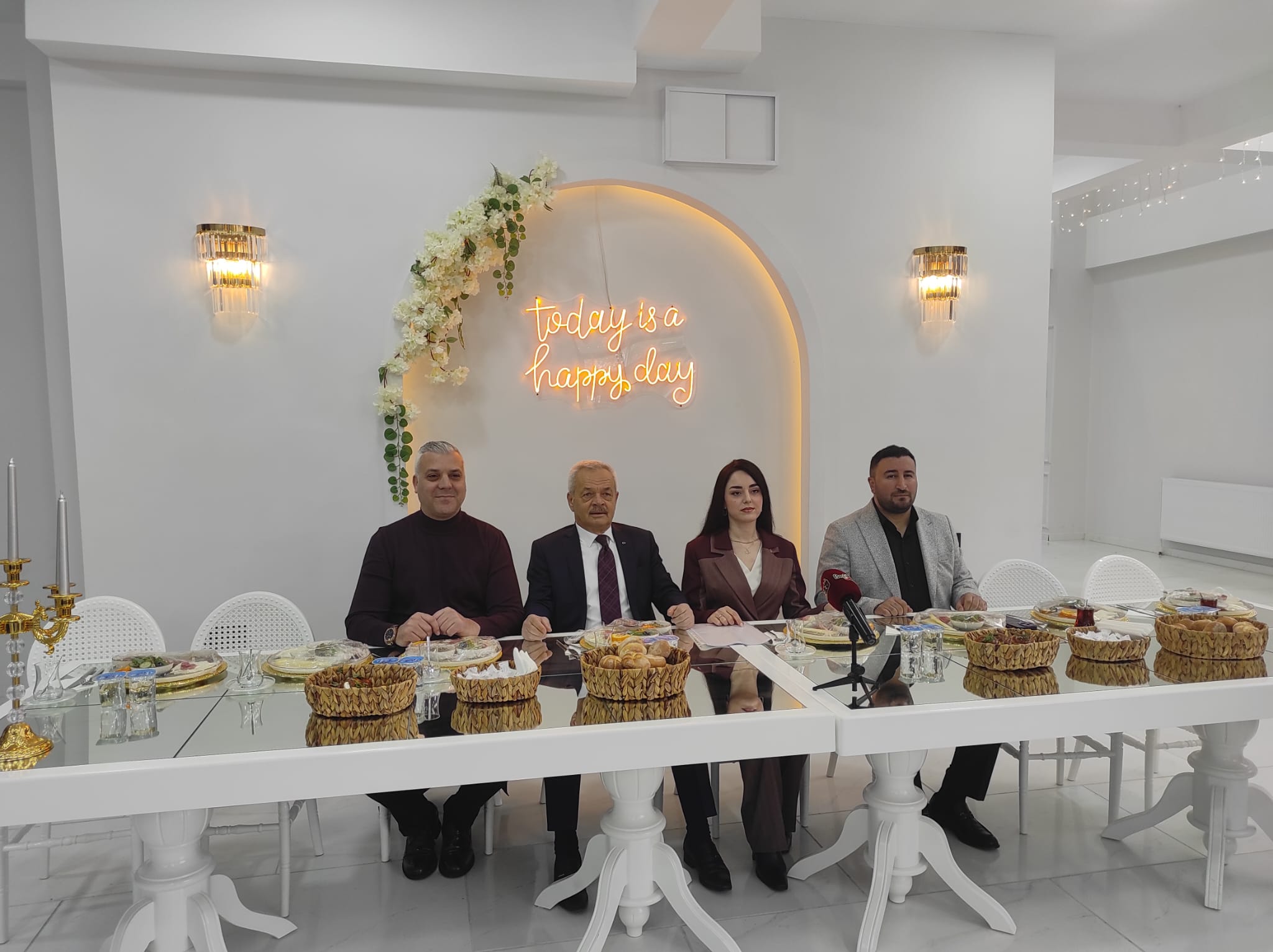 A93D7E4A D6A4 4C0D Ba06 A7C5D67F017E