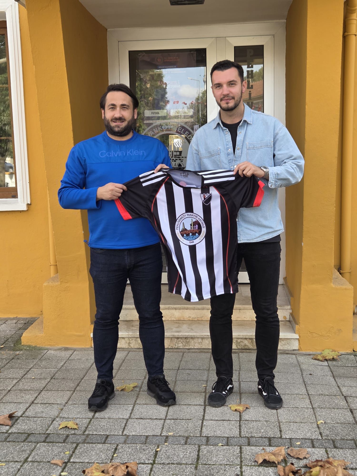 B27030Ed F8F0 4486 9B1A 7Bf9553Ac978