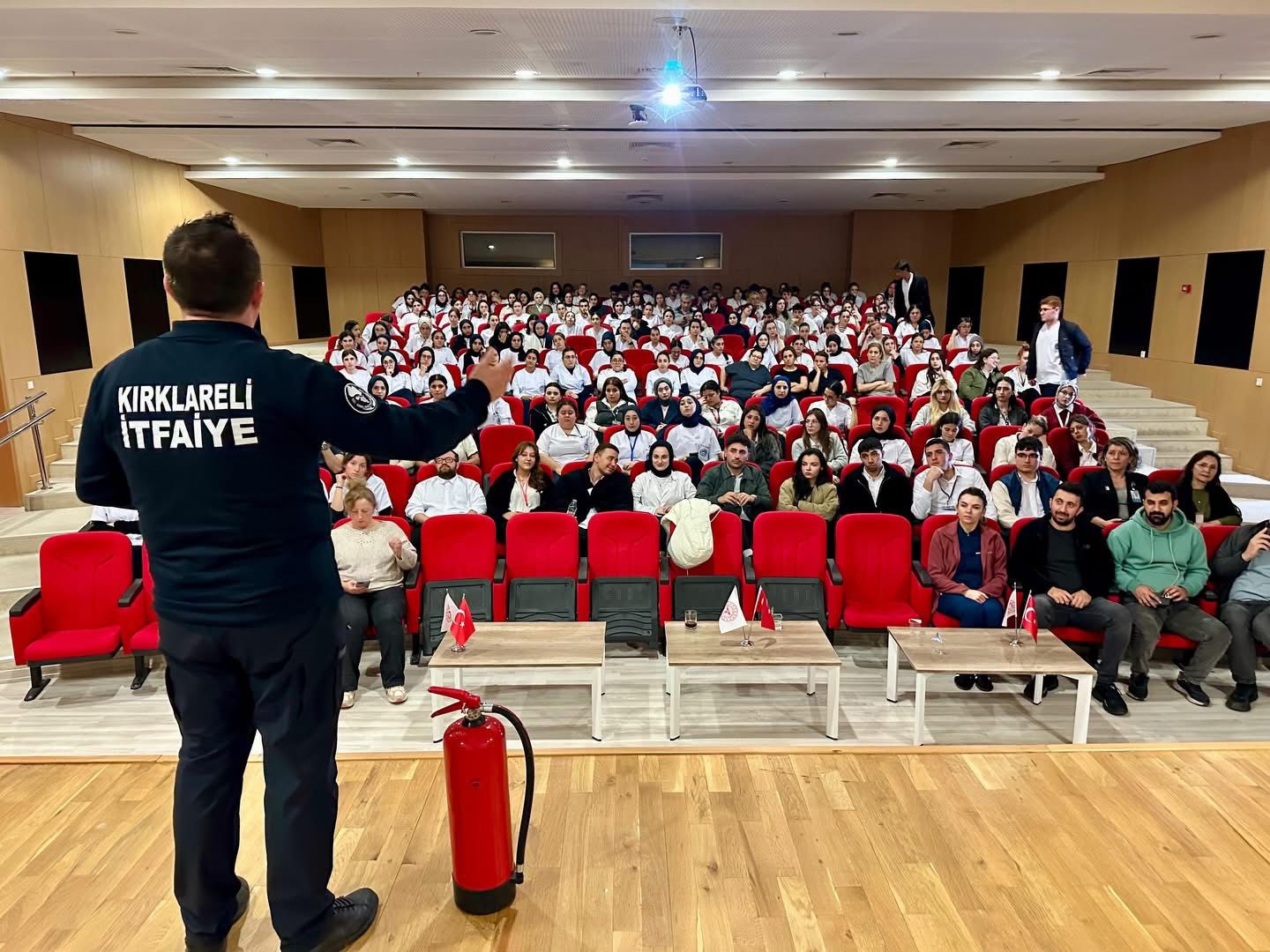 Da7De52A Fc4F 4E04 8829 B42595Efdccf