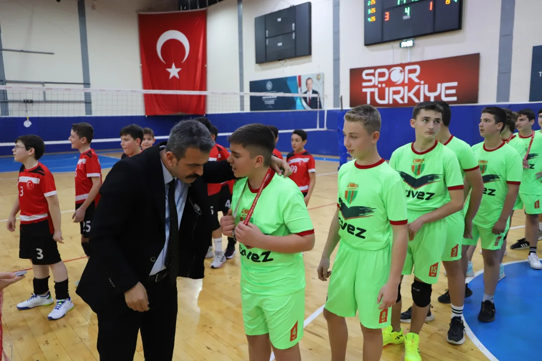 🏐 Gsb Okul Sporları Yıldız Erkek Voleybol Final Müsabakası Ile Sona Erdi. Kırklareli Atatürk O (4)-1