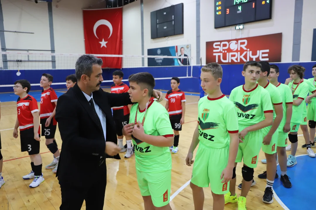 🏐 Gsb Okul Sporları Yıldız Erkek Voleybol Final Müsabakası Ile Sona Erdi. Kırklareli Atatürk O (5)-1