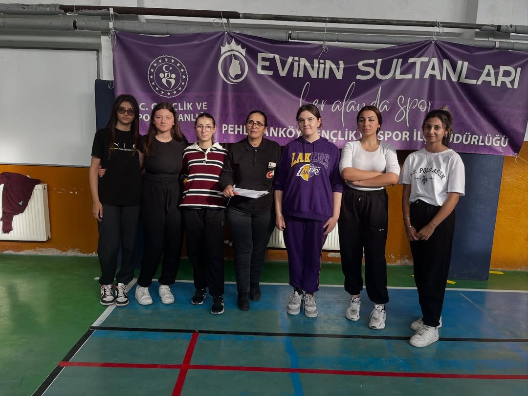 Pehlivanköy Gençlik Ve Spor İlçe Müdürlüğü Olarak Gençlerimize Yönelik Badminton Turnuvası’nı Ba (4)