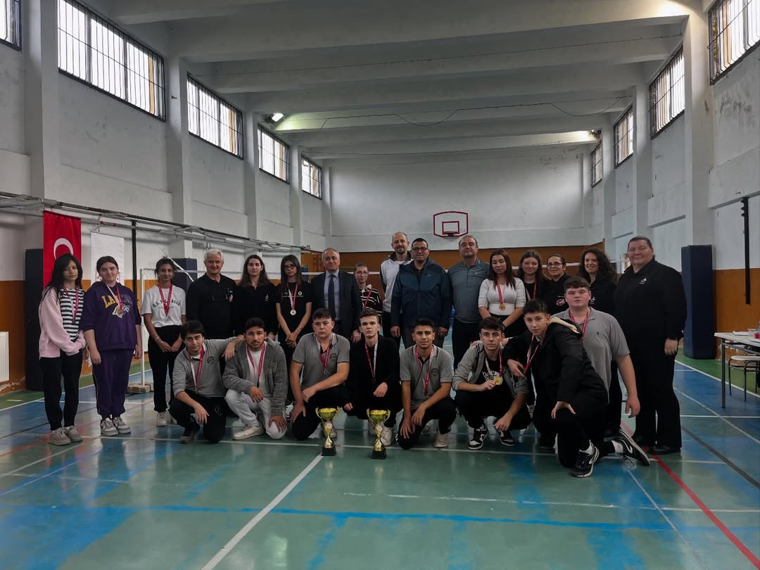Pehlivanköy Gençlik Ve Spor İlçe Müdürlüğü Olarak Gençlerimize Yönelik Badminton Turnuvası’nı Ba (7)