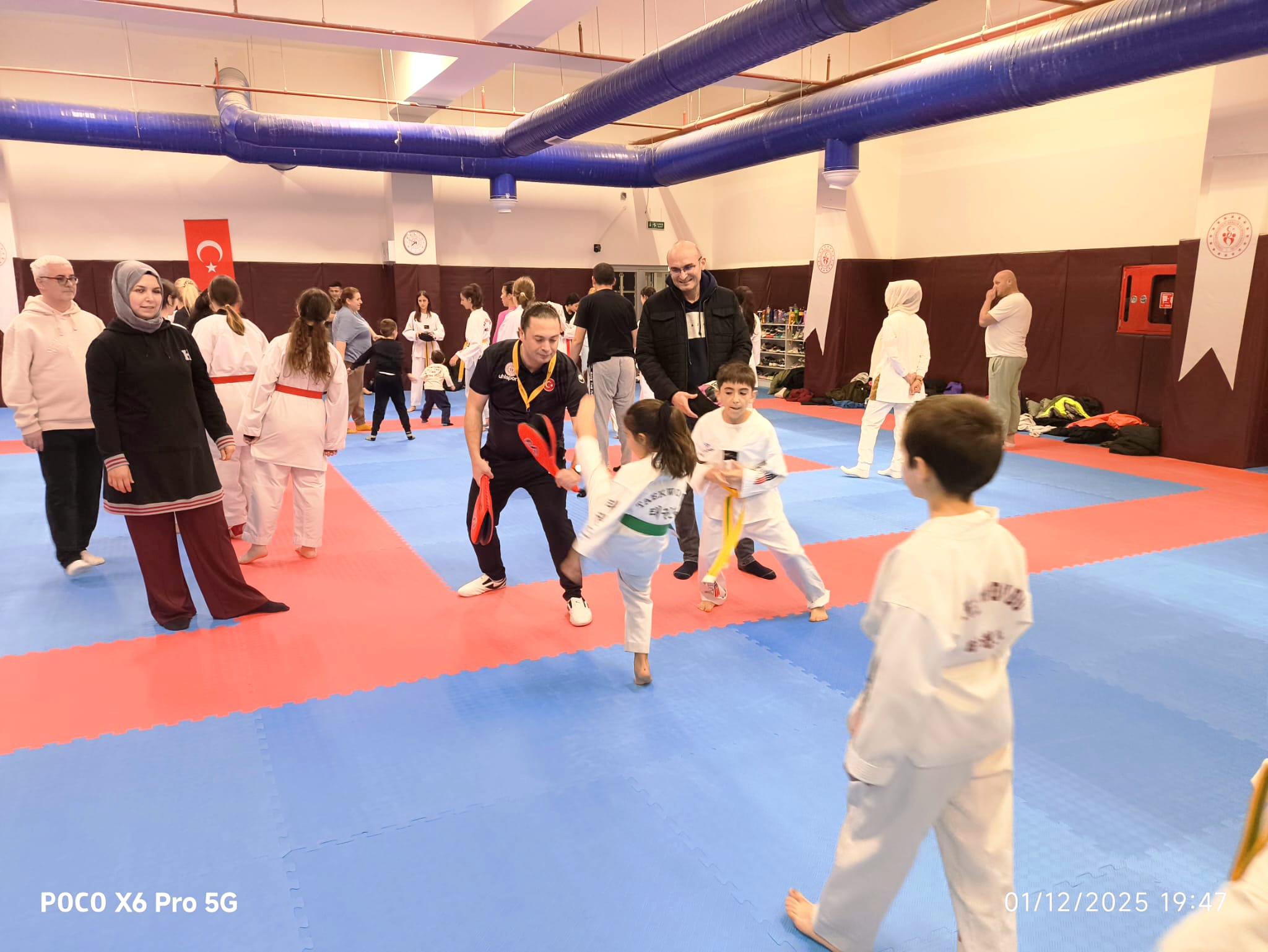 51D9De45 F6D5 455B B990 1F363218F8Ff