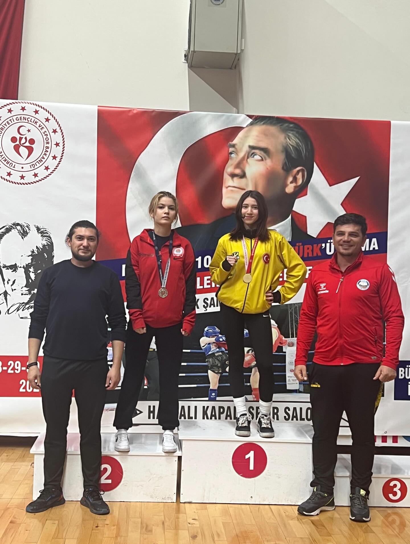 587490303 18104167675710380 8386467301798606407 N