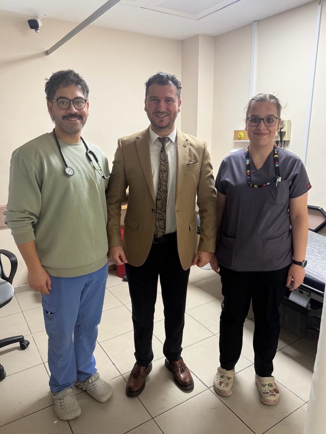 588084575 17937705225109197 2448379710496448977 N