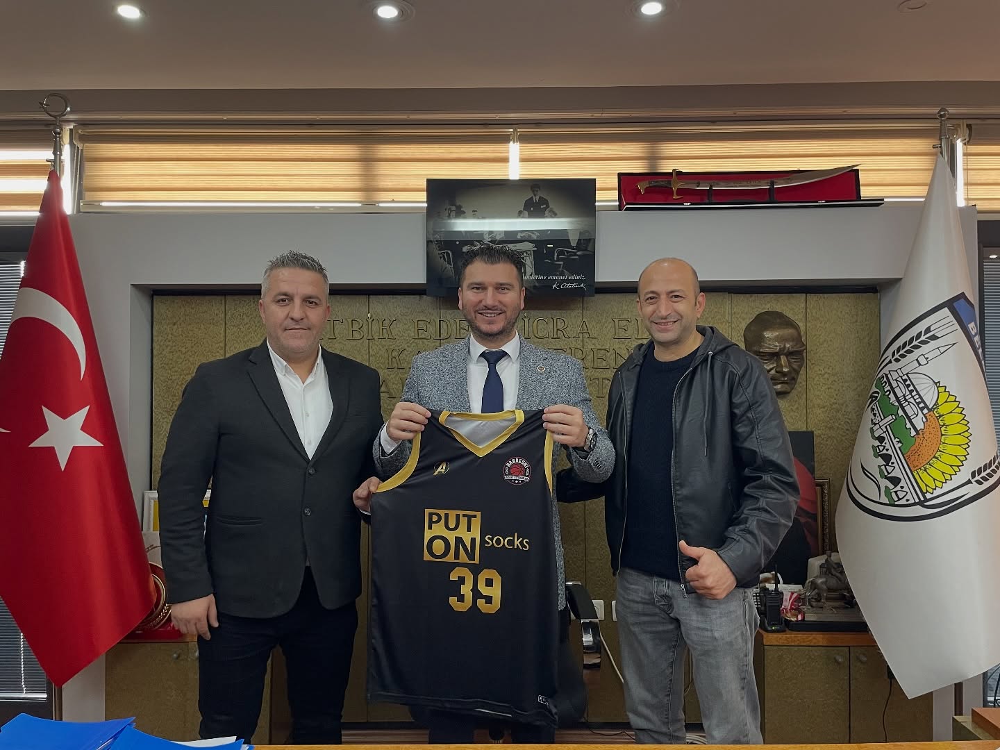 589232998 17936978328109197 6103488168181782802 N