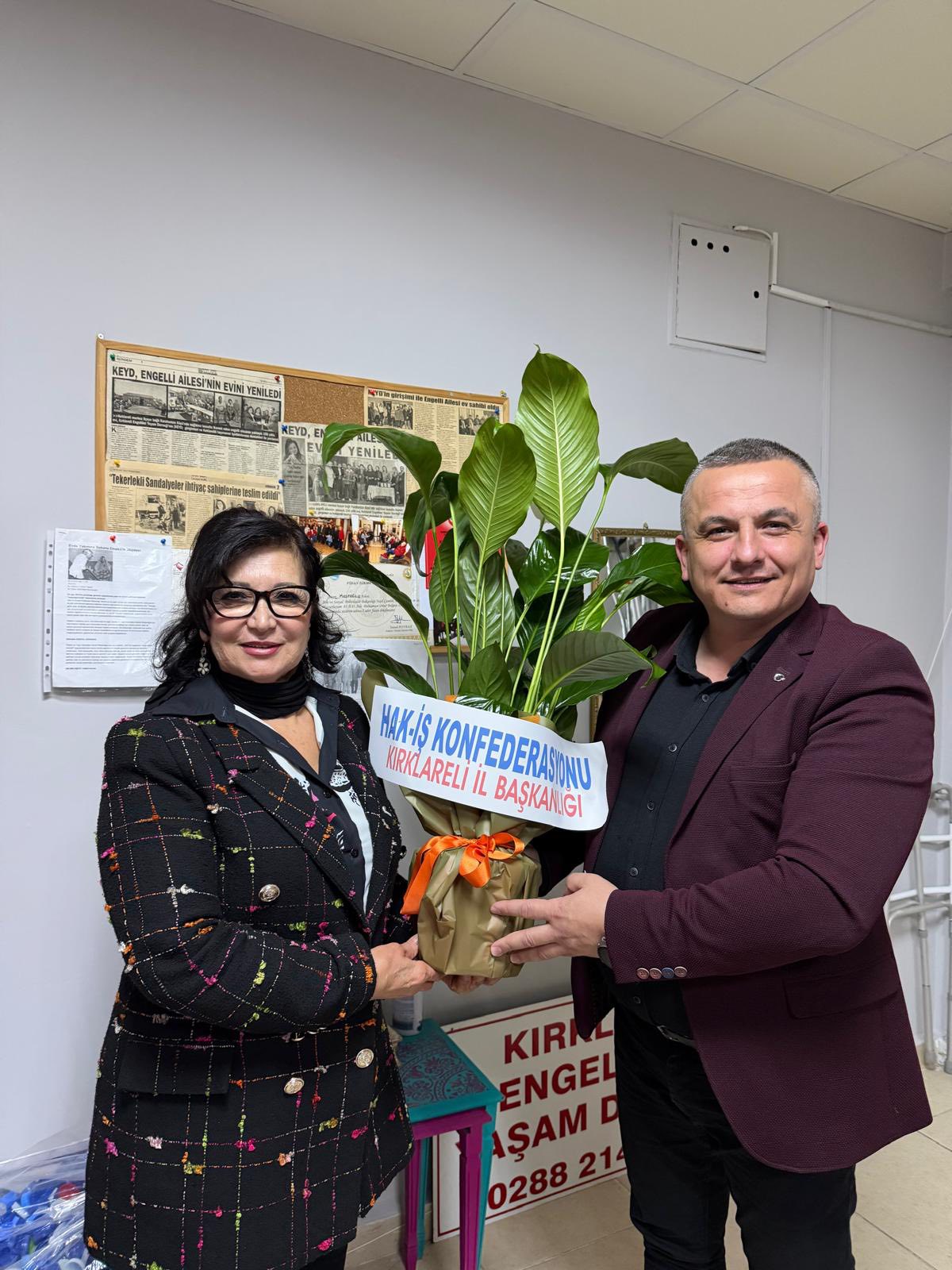 593424293 4248169288779176 8922656982877385679 N