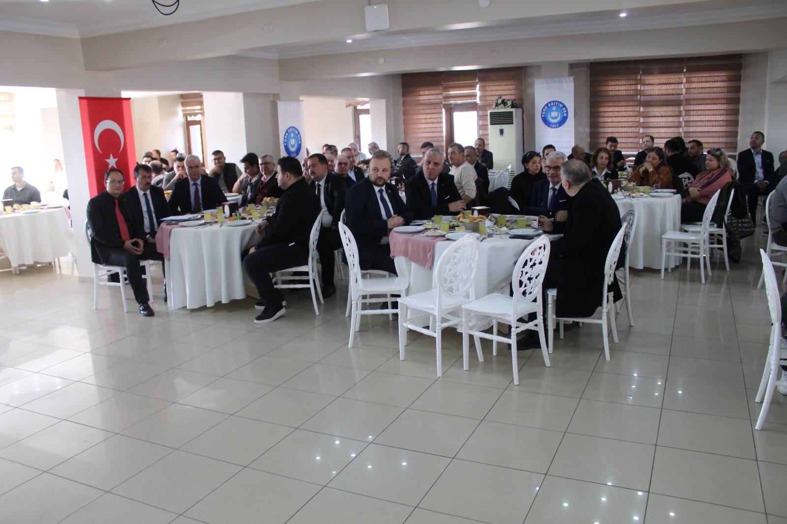 593540258 10163564776998658 1719604983675995814 N