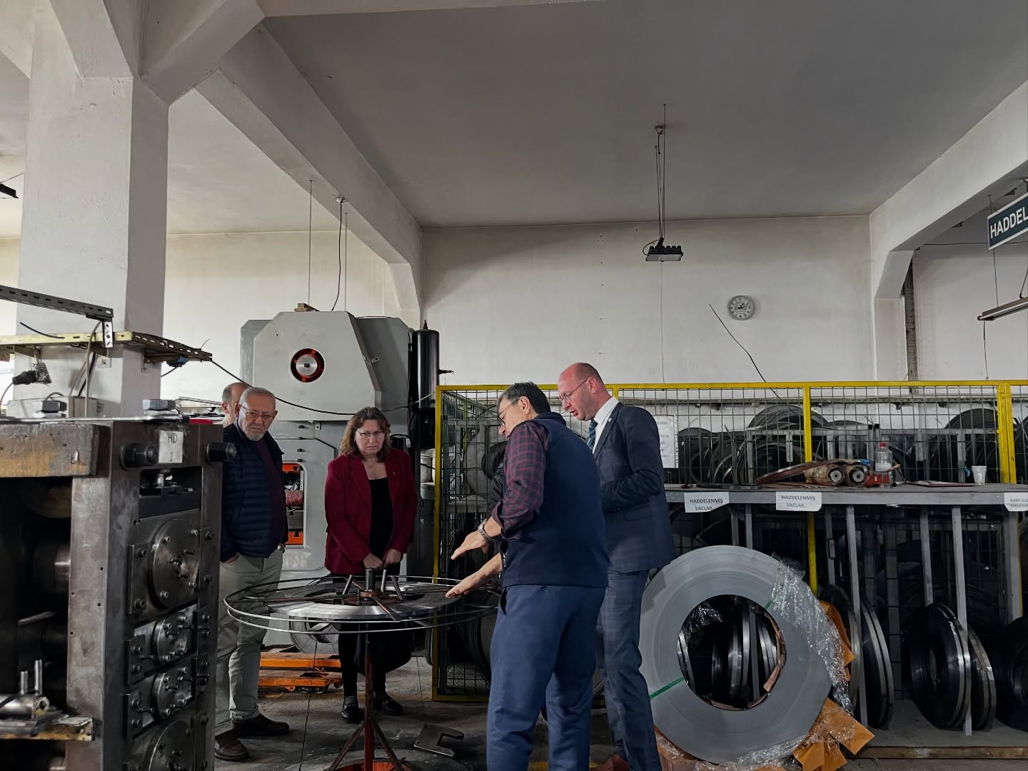 599369849 18049340714680524 3233739005855969422 N