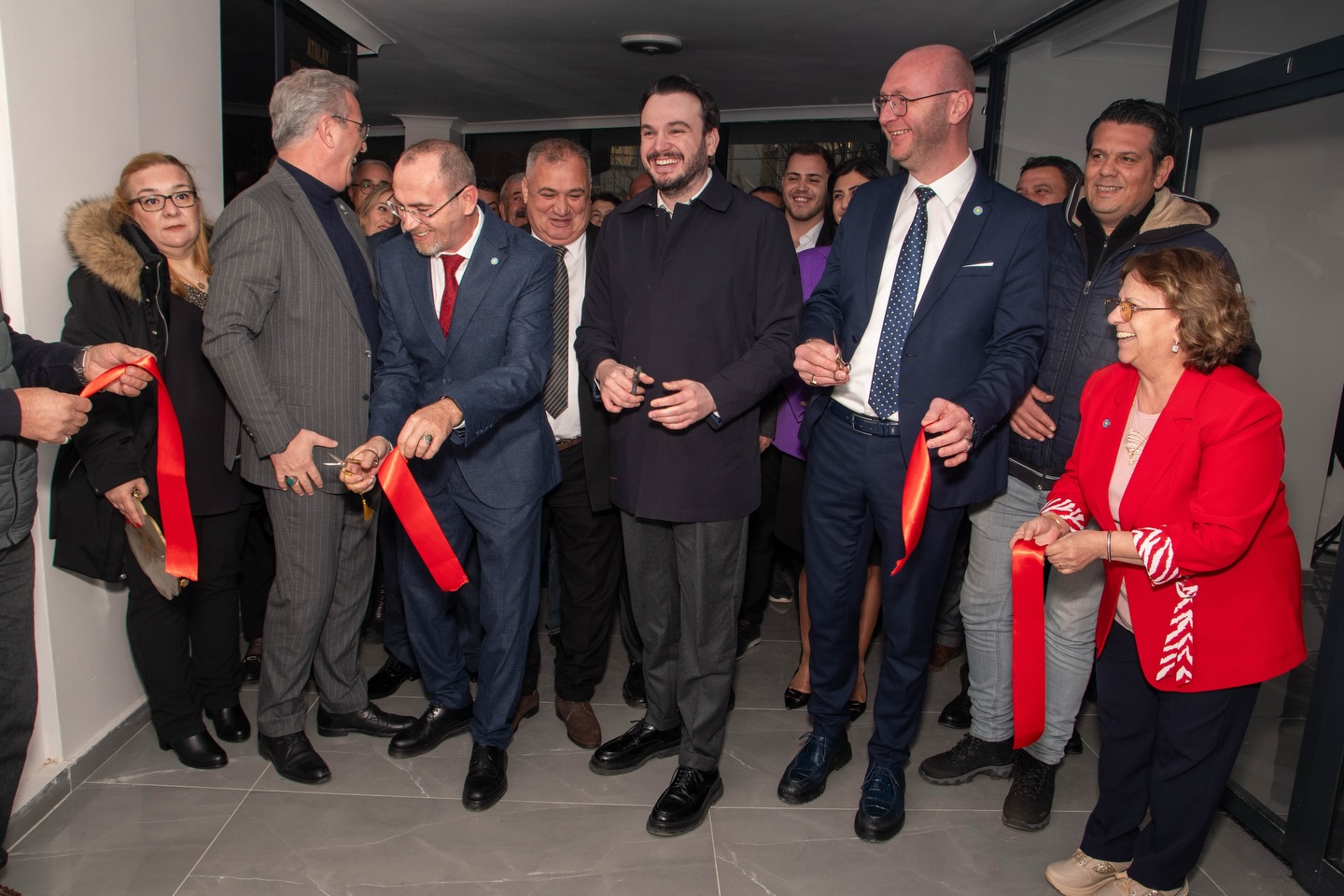 599907955 18049551593680524 2109417705829679106 N