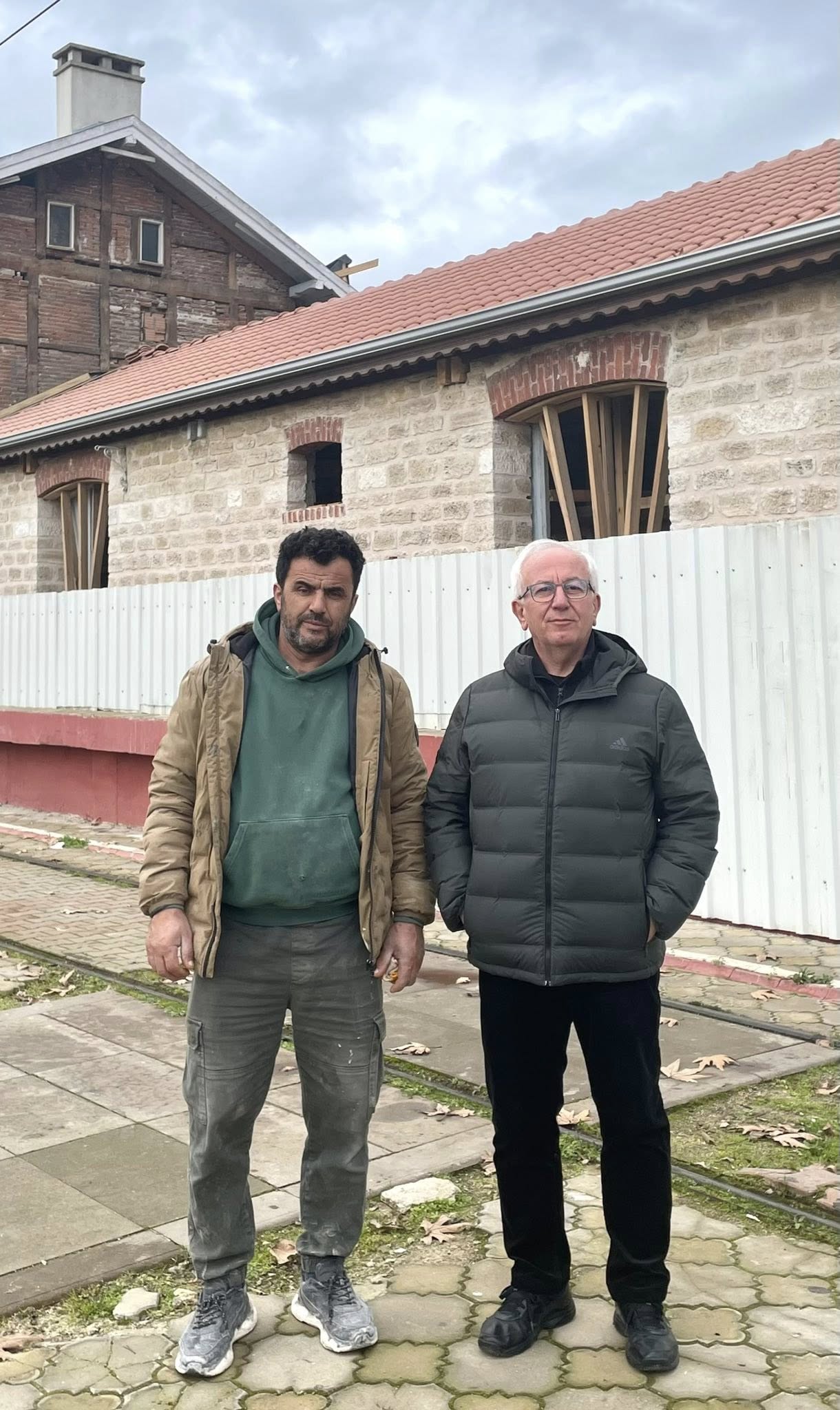 599937428 2192195404519505 5504008738788915856 N