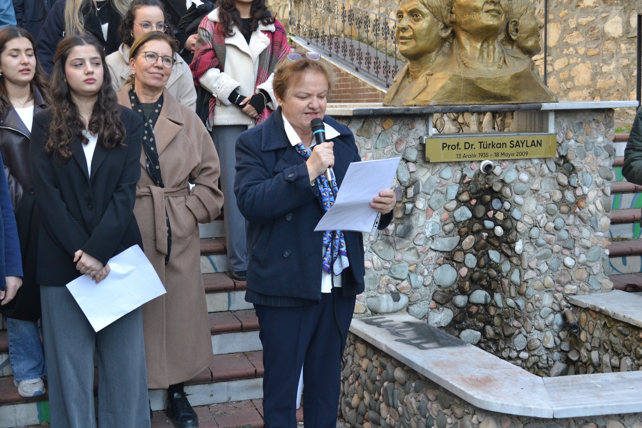 600142248 4141764986137076 2051833985837743429 N