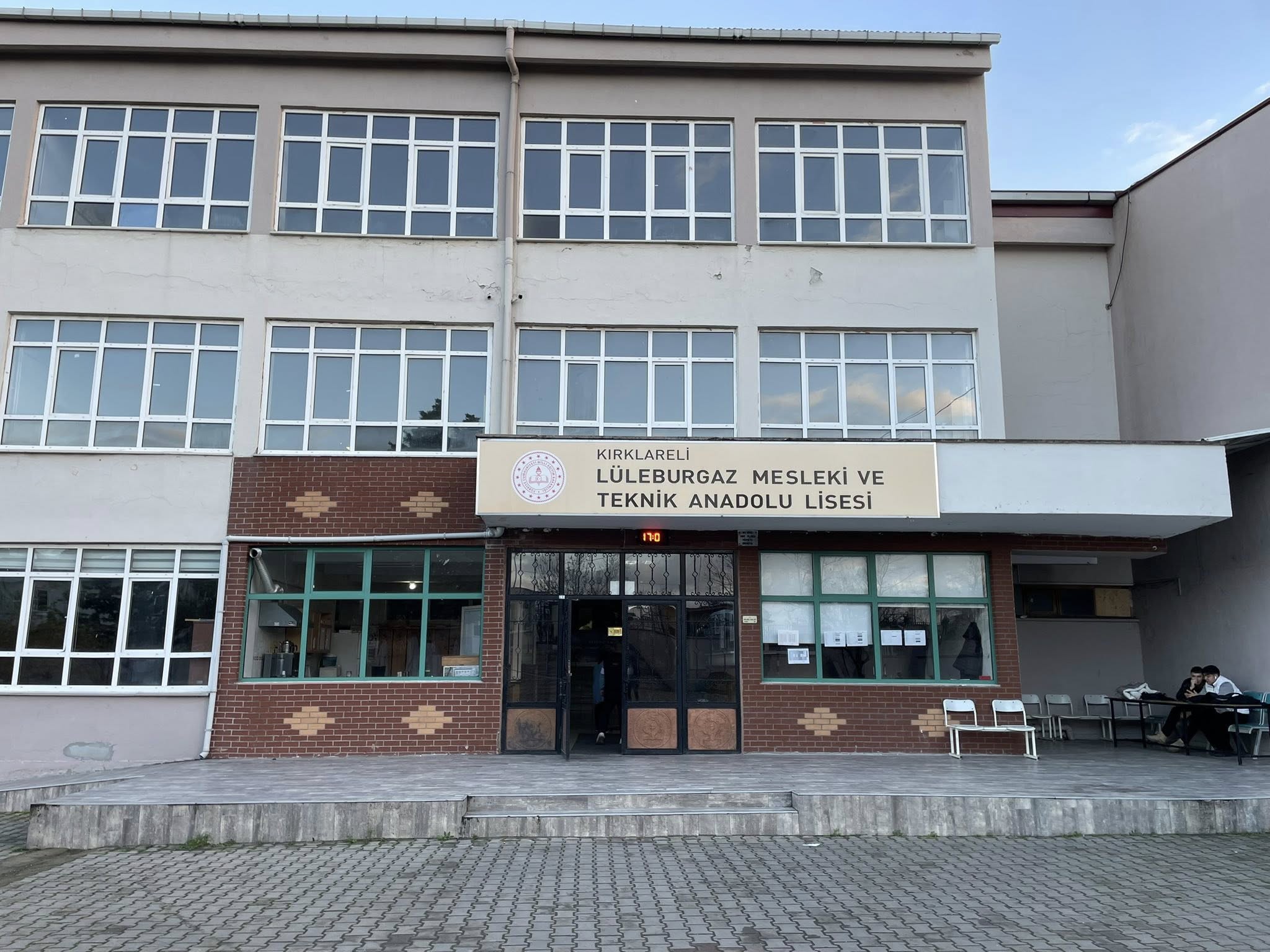 601498348 2192941257778253 5015183843986927773 N