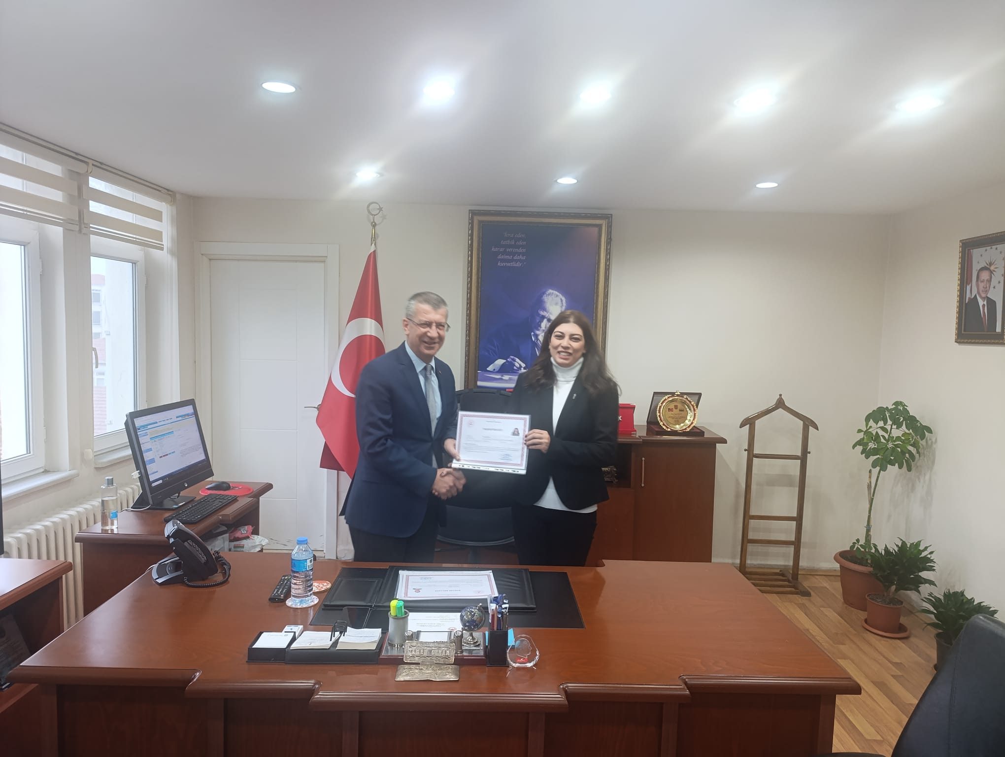 605138397 1356129456553559 898560266704901380 N