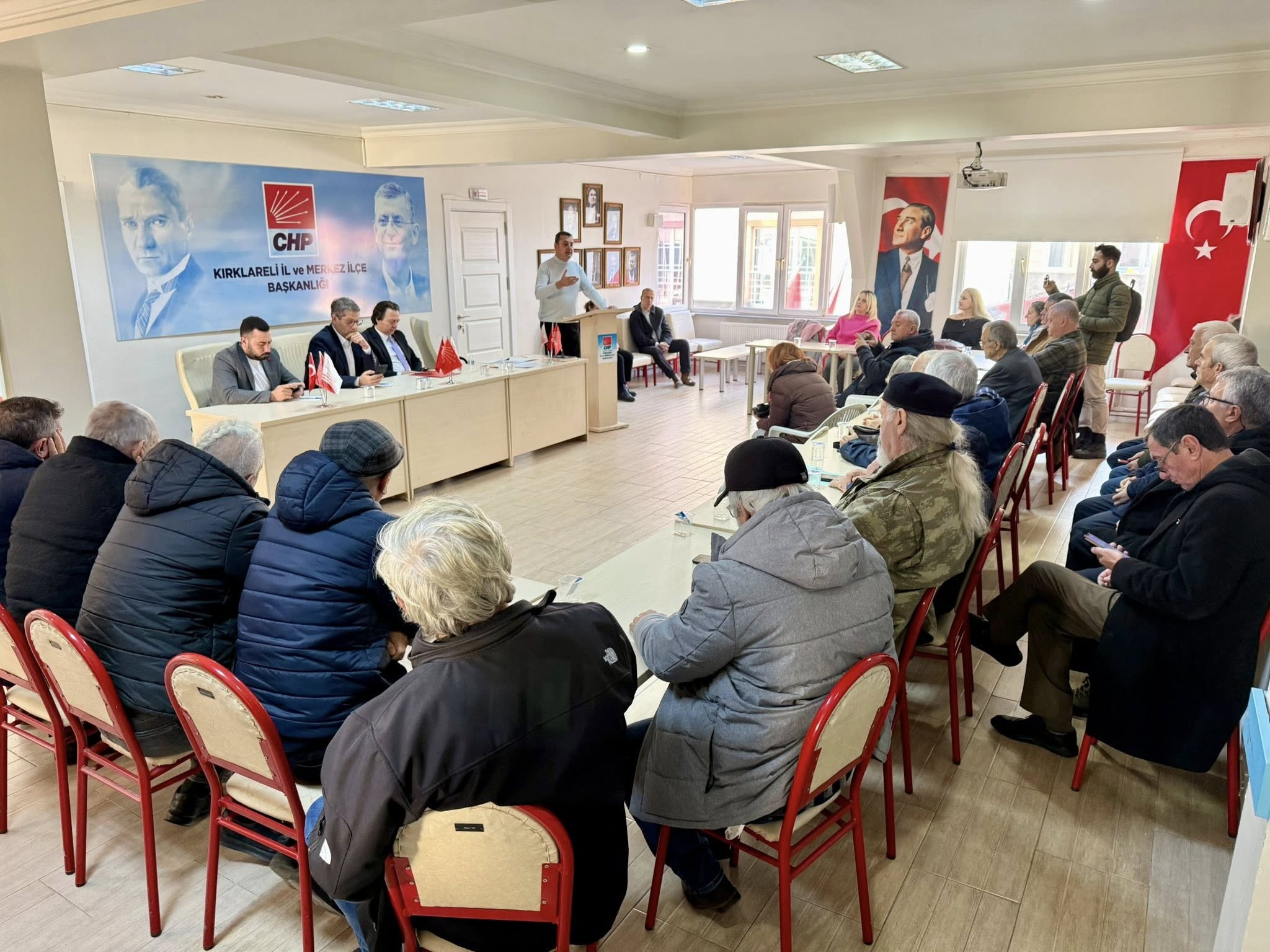 606054825 25789260840706436 2634519237382957917 N