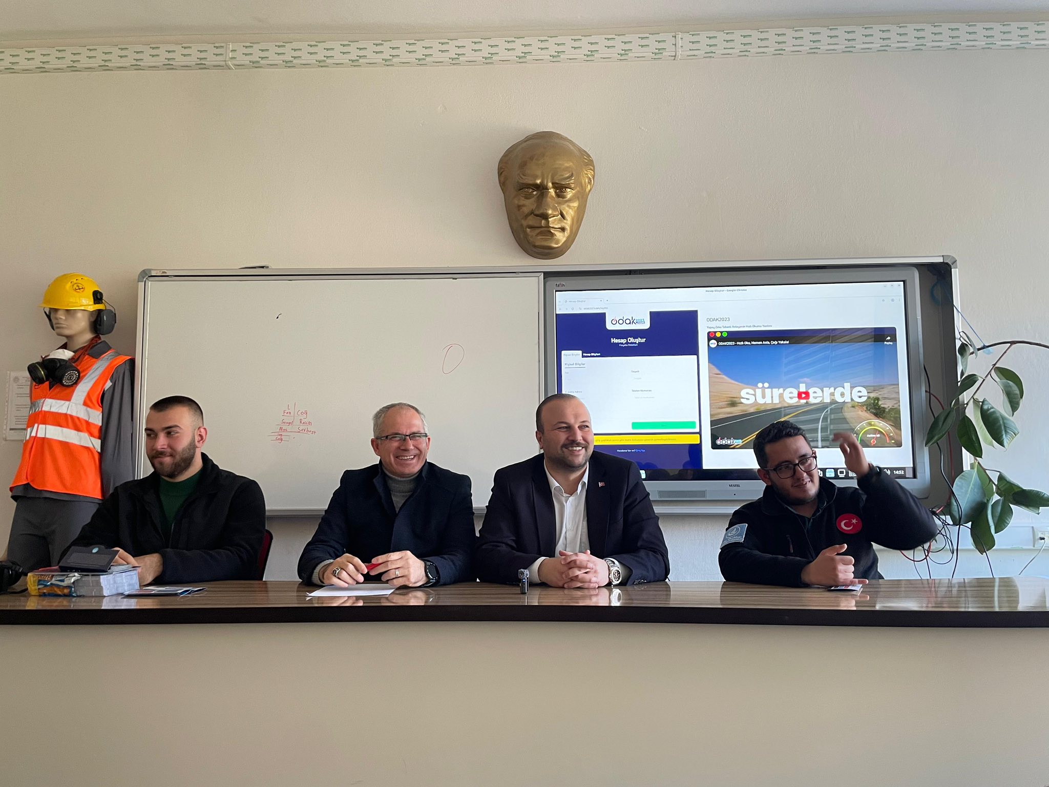 606705594 10239199980635139 3388761647391222268 N