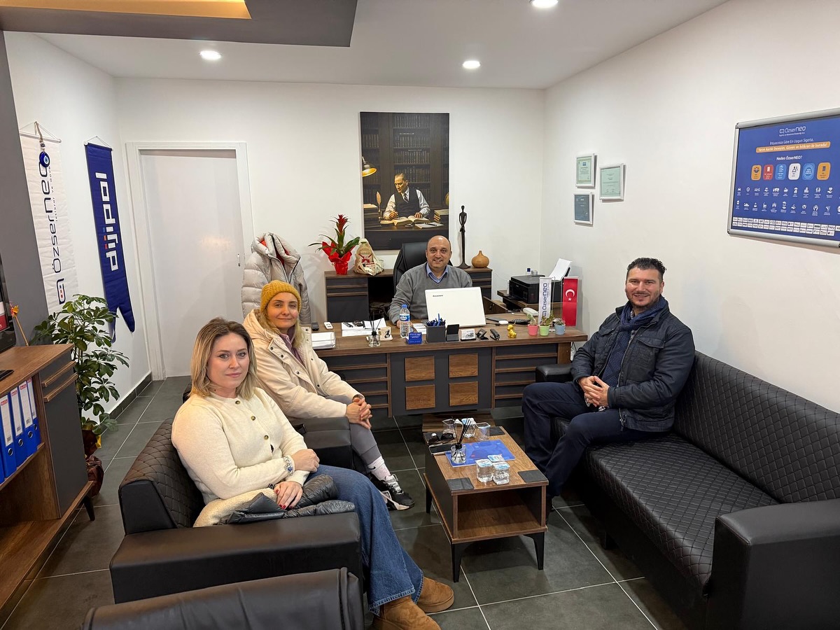 608985097 17939279622109197 2798870018997697060 N